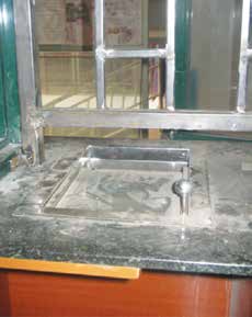 Forex Bureau Counters — photo 3
