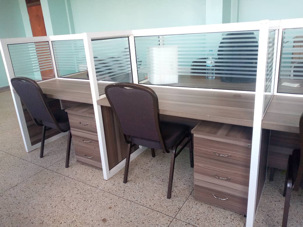 Modern Office Workstations — photo 1