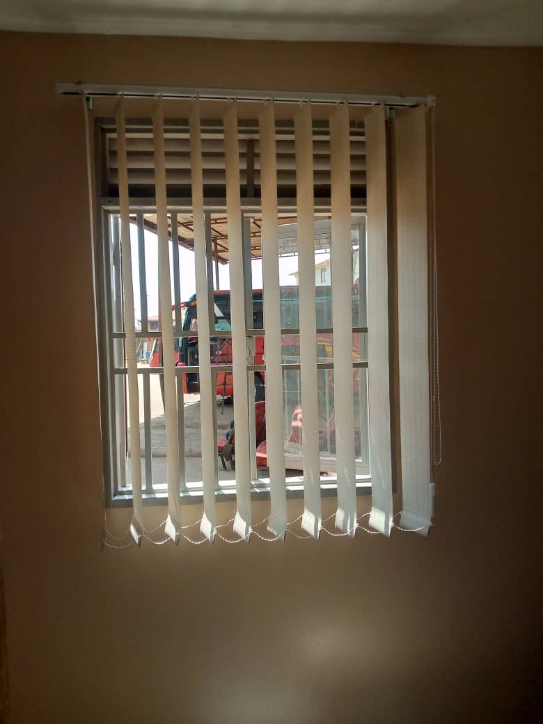 Roller & Vertical Blinds — photo 5